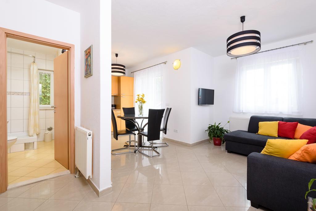 Apartments Salona Trogir Exterior photo