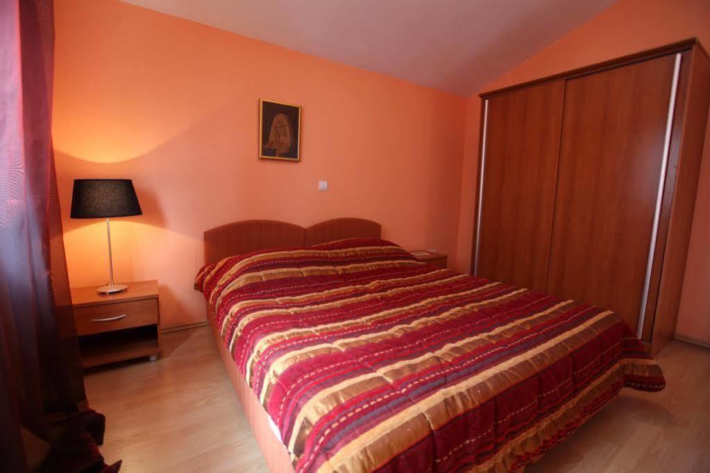 Apartments Salona Trogir Exterior photo